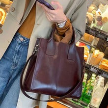 Elegant Leather Tote Bag – Spacious Crossbody and Top Handle for Daily Office Use