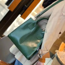 Elegant Leather Tote Bag – Spacious Crossbody and Top Handle for Daily Office Use