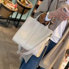 Elegant Leather Tote Bag – Spacious Crossbody and Top Handle for Daily Office Use